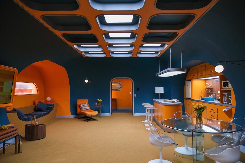 bunker_livingr
